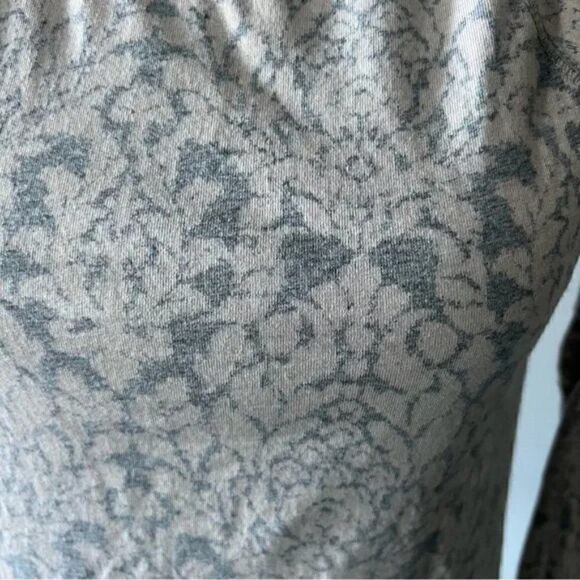 J. Crew Lace Print Long Sleeve Top size XS - Picture 4 of 6